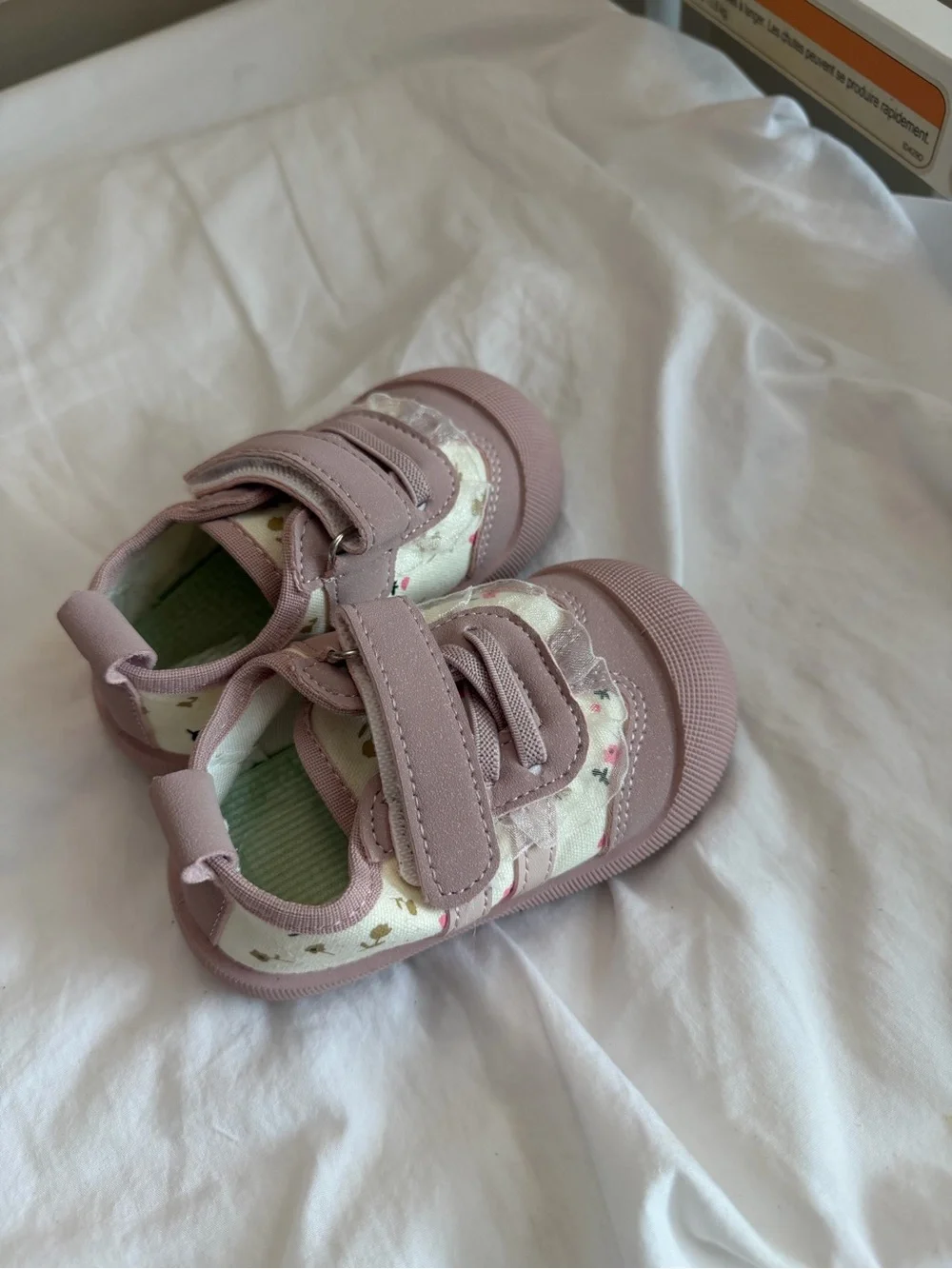 Kids Pink Floral Lightweight Sneakers
